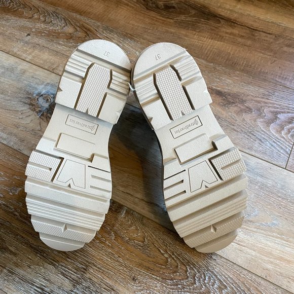 Stradivarius ankle wellie boot with contrast sole in khaki - Picture 6 of 7